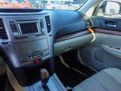 Used 2014 Subaru Outback 2.5i Limited w/ Moonroof Package image 21