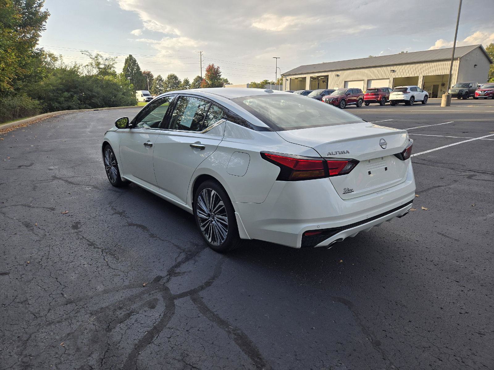 Certified 2025 Nissan Altima 2.5 SL FWD image 6
