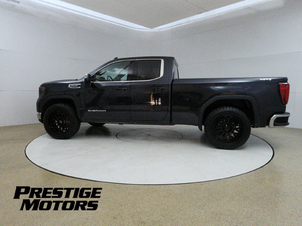 Used 2023 GMC Sierra 1500 SLE w/ Enhanced Capability Package AWD/4WD image 4