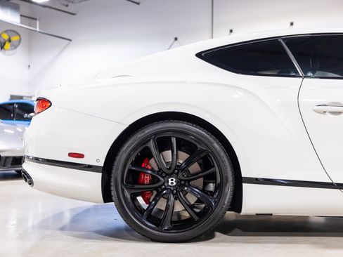 Used 2020 Bentley Continental GT AWD/4WD image 23