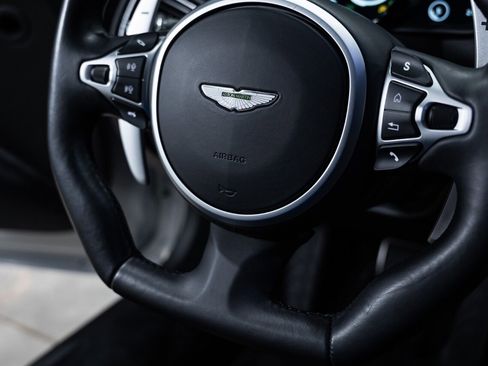 Used 2019 Aston Martin V8 Vantage Coupe RWD image 43