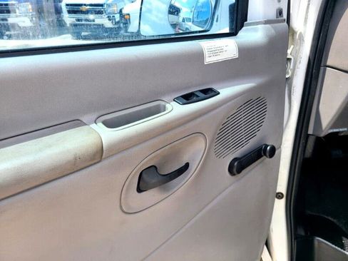Used 2000 Ford E-250 and Econoline 250 Extended image 26