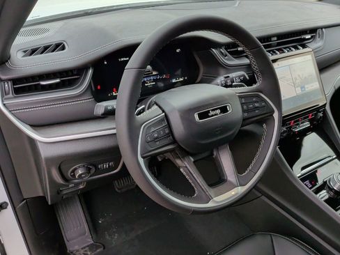 New 2025 Jeep Grand Cherokee Limited image 14