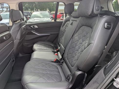 Used 2025 BMW X7 xDrive40i w/ Premium Package image 28