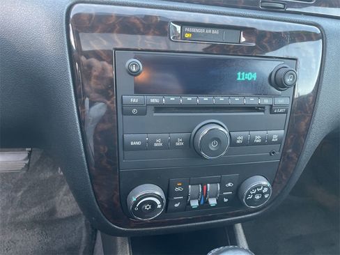 Used 2013 Chevrolet Impala LTZ image 12