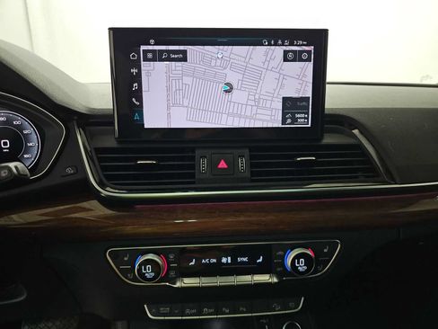 Used 2023 Audi Q5 2.0T Prestige w/ Prestige Package AWD/4WD image 11