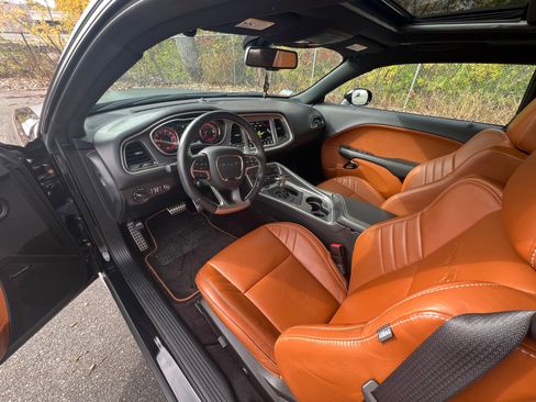 Used 2017 Dodge Challenger SRT Hellcat image 23