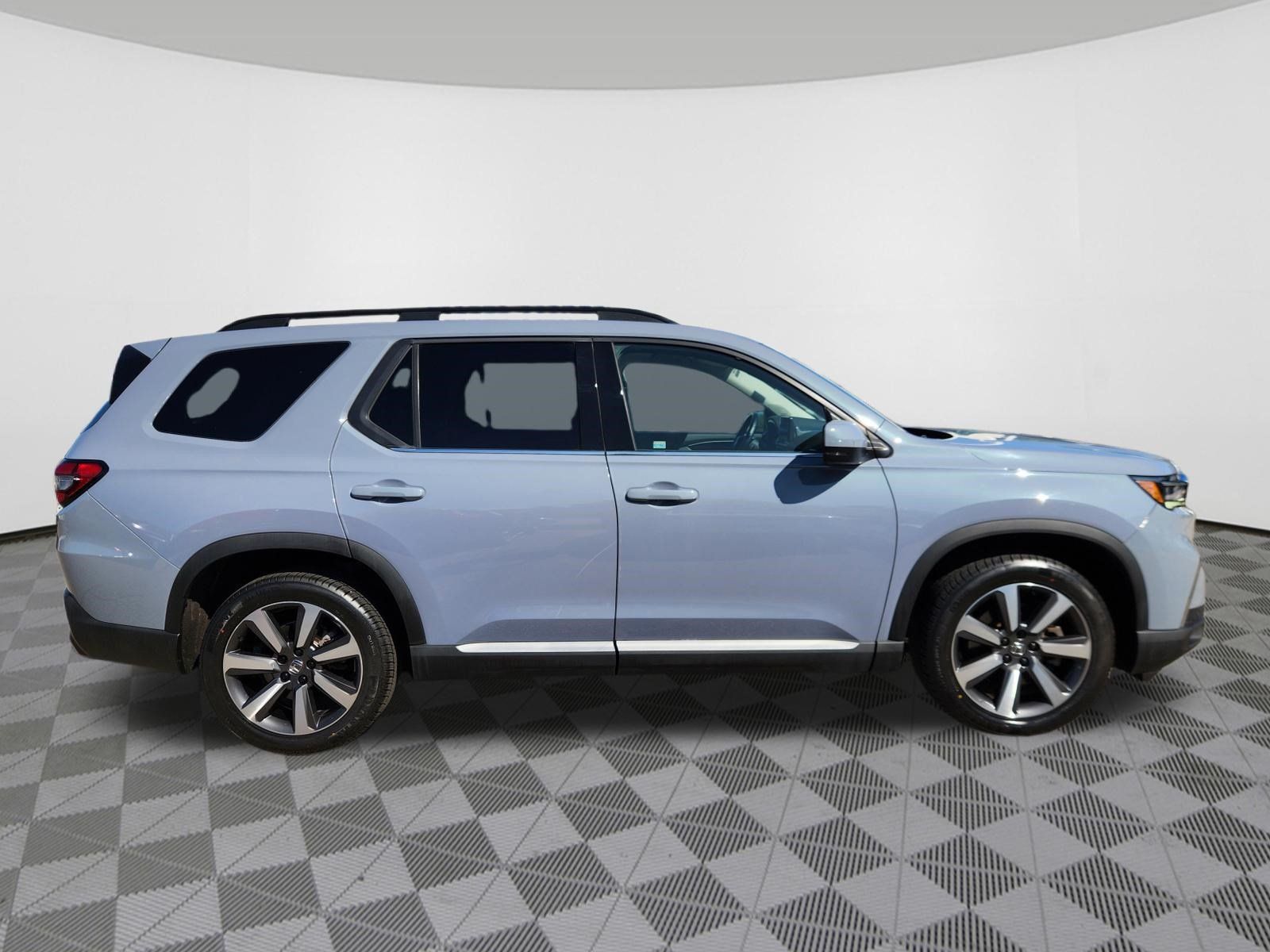 Certified 2023 Honda Pilot Touring image 6