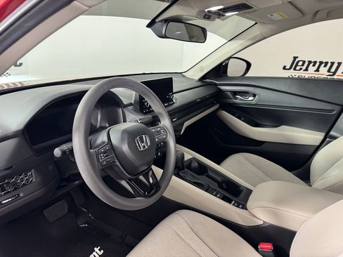 Used 2025 Honda Accord SE image 15