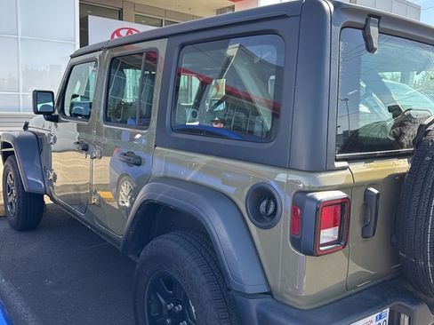 Used 2025 Jeep Wrangler Sport image 4