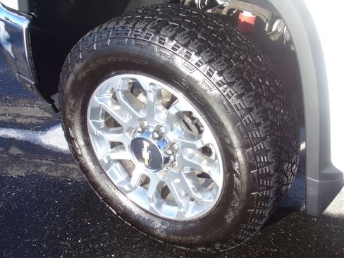 Used 2024 Chevrolet Silverado 3500 LTZ w/ LTZ Premium Package image 8