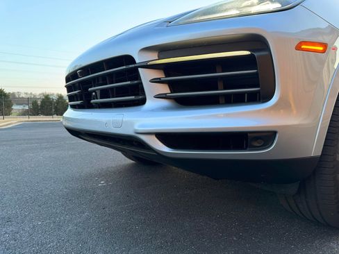 Used 2019 Porsche Cayenne image 33