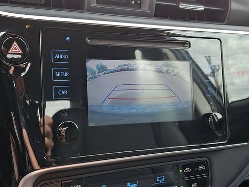 Used 2018 Toyota Corolla SE FWD image 19