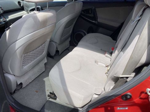 Used 2012 Toyota RAV4 FWD image 9