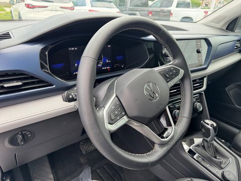 Used 2023 Volkswagen Taos SE AWD/4WD image 19