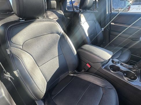 Used 2018 Ford Explorer Limited w/ Class II Trailer Tow Package image 13