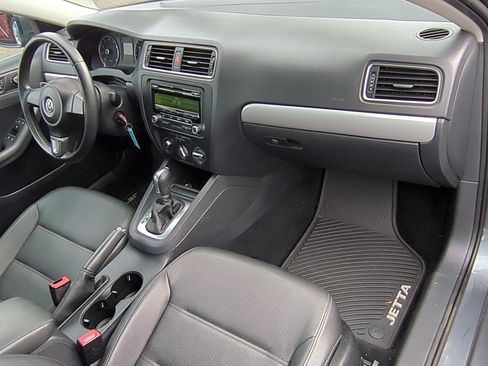 Used 2013 Volkswagen Jetta SE image 31