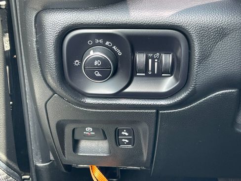 Used 2019 RAM 1500 Laramie AWD/4WD image 28