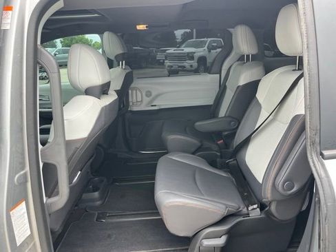 Used 2024 Toyota Sienna XSE FWD image 29