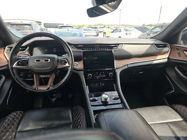 Used 2022 Jeep Grand Cherokee Summit AWD/4WD image 11