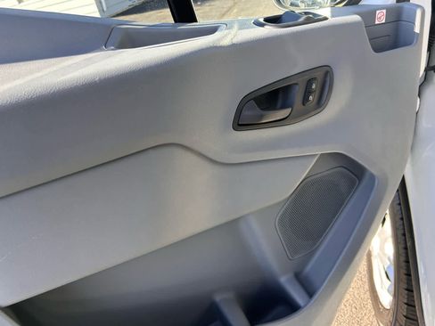 Used 2019 Ford Transit 150 XLT image 10