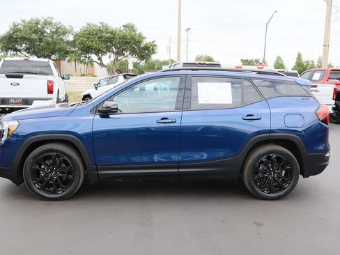 Used 2022 GMC Terrain SLT w/ Infotainment Package II FWD image 6