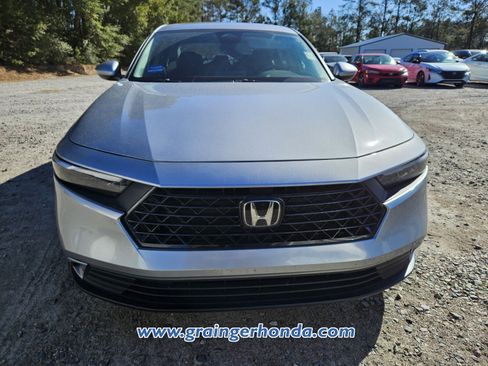 Used 2023 Honda Accord EX image 3