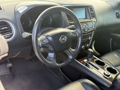 Used 2014 Nissan Pathfinder SL w/ SL Premium Package image 4