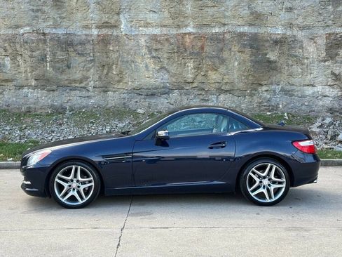 Used 2015 Mercedes-Benz SLK 250 image 11