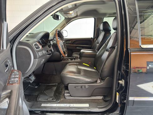 Used 2012 GMC Sierra 2500 Denali w/ Snow Plow Prep Package AWD/4WD image 14