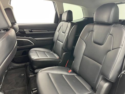 Used 2024 Kia Telluride S FWD image 40