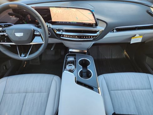 New 2025 Cadillac Lyriq Luxury image 16
