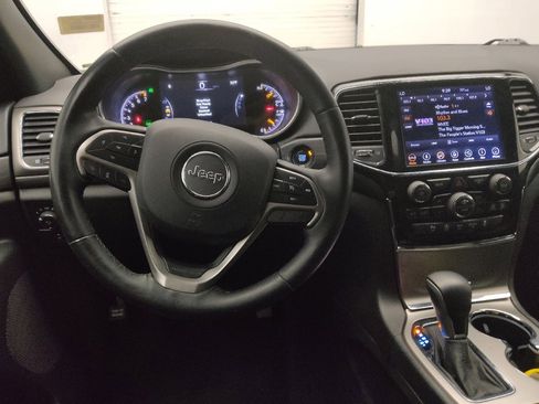 Used 2019 Jeep Grand Cherokee Altitude RWD image 22