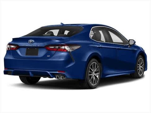 Used 2024 Toyota Camry SE FWD image 2