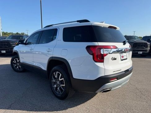 Used 2023 GMC Acadia SLE w/ Driver Convenience Package FWD image 5