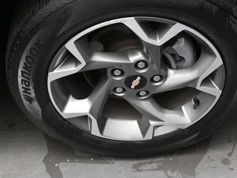 Used 2025 Chevrolet Trax LT FWD image 30