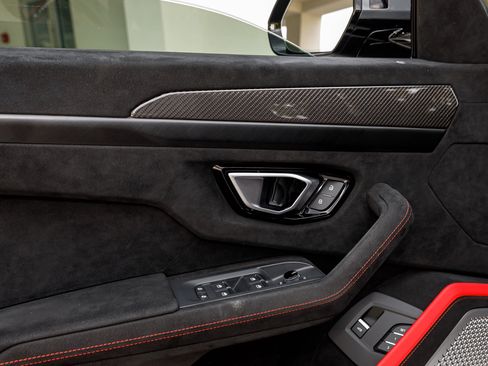 Used 2023 Lamborghini Urus Performante image 25