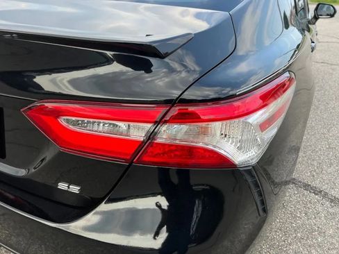 Used 2020 Toyota Camry SE FWD image 36