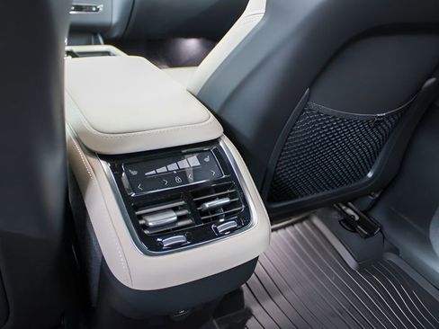 New 2026 Volvo XC90 B6 Ultra w/ Protection Package Premier AWD/4WD image 20