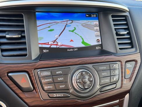 Used 2020 Nissan Pathfinder Platinum image 25