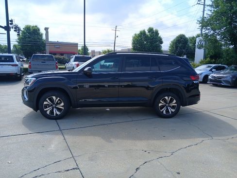 New 2026 Volkswagen Atlas SE FWD image 4