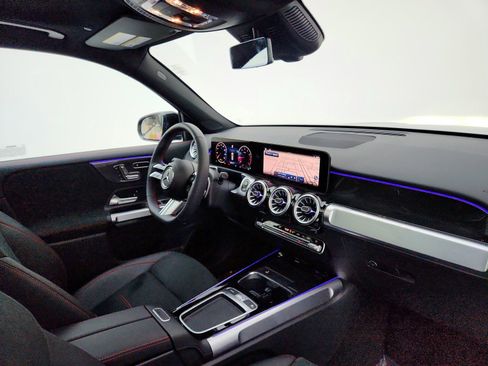 Certified 2024 Mercedes-Benz GLB 250 image 30