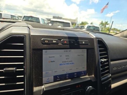 Used 2020 Ford F250 XLT w/ XLT Premium Package AWD/4WD image 11