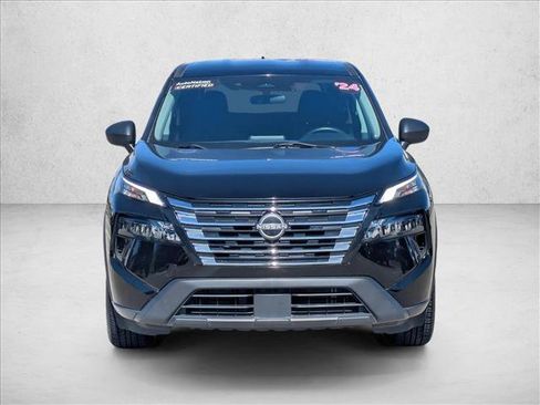 Used 2024 Nissan Rogue S image 2