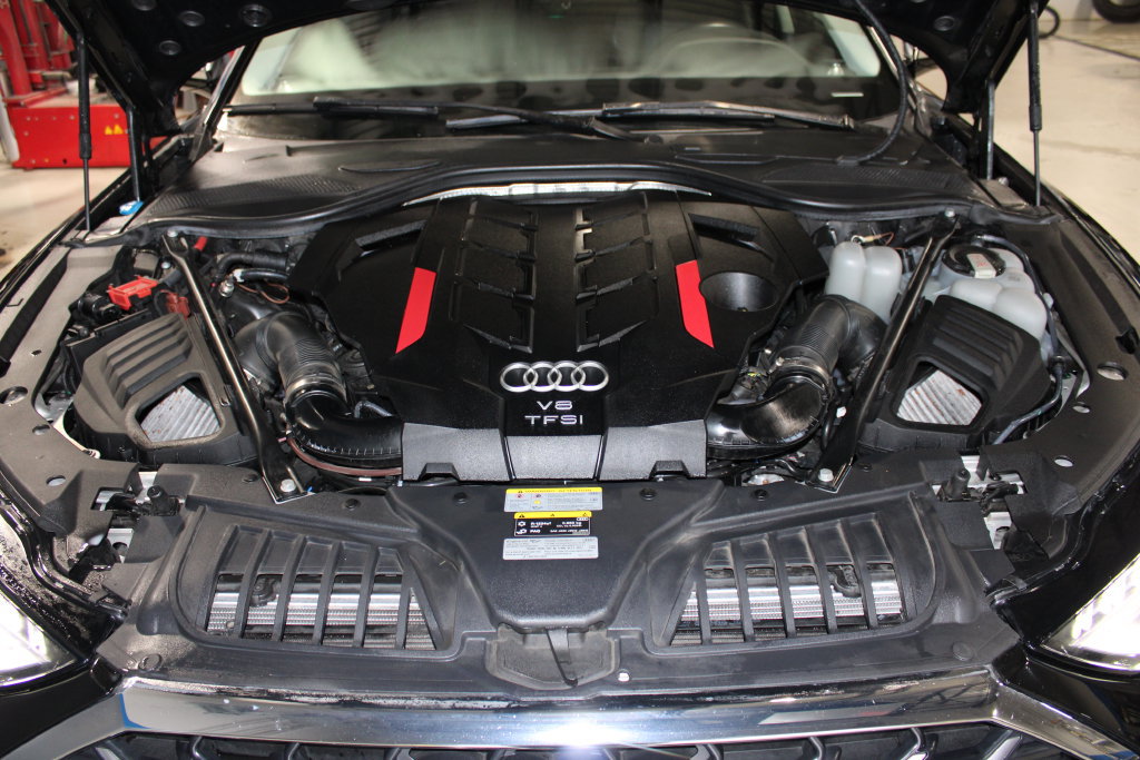 Used 2023 Audi S8 AWD/4WD image 8