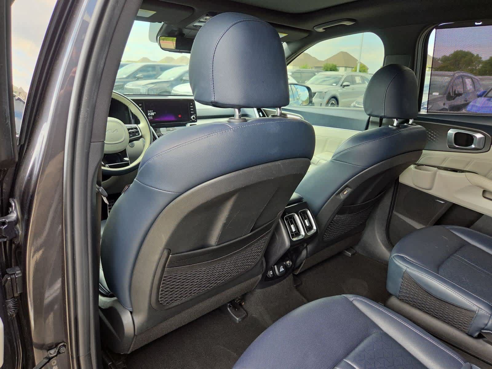 Certified 2023 Kia Sorento SX Prestige AWD/4WD image 17