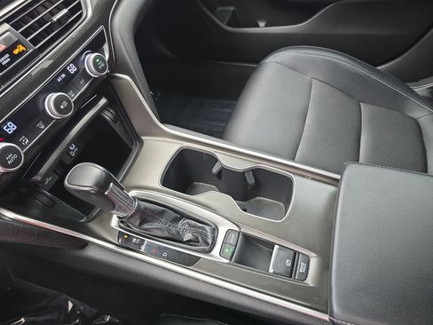 Used 2018 Honda Accord Sport image 24