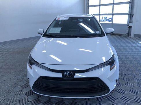 Certified 2025 Toyota Corolla LE FWD image 14