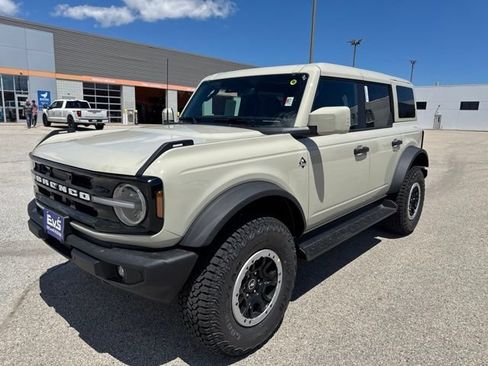 New 2026 Ford Bronco Outer Banks w/ Sasquatch Package AWD/4WD image 7