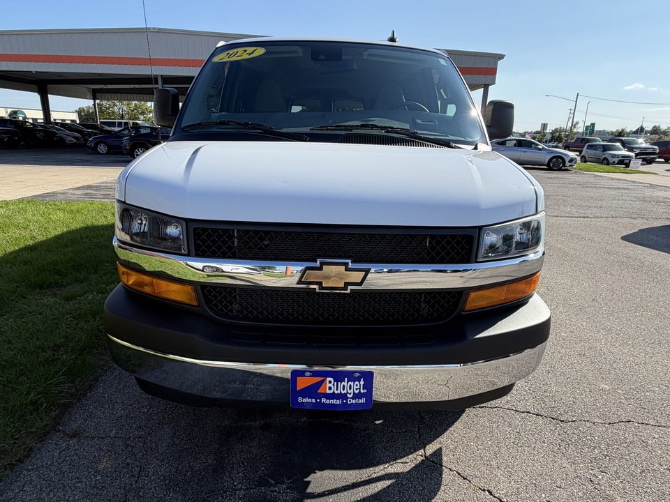 Used 2024 Chevrolet Express 3500 LT w/ LT Preferred Equipment Group RWD image 8